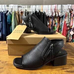 Frye and Co. Womens Oasys Heeled Sandals in Black NWT 7.5